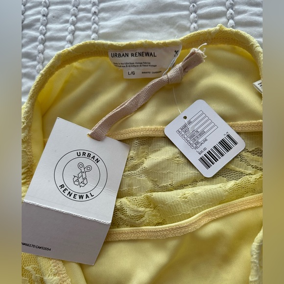 NWT Urban Outfitters Urban Renewal Remnants Witchy Lace Tube Top in Yellow - Picture 3 of 3